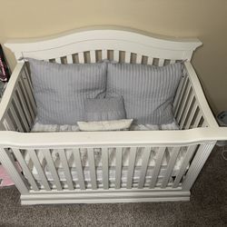 Baby Cache Crib – Great Condition
