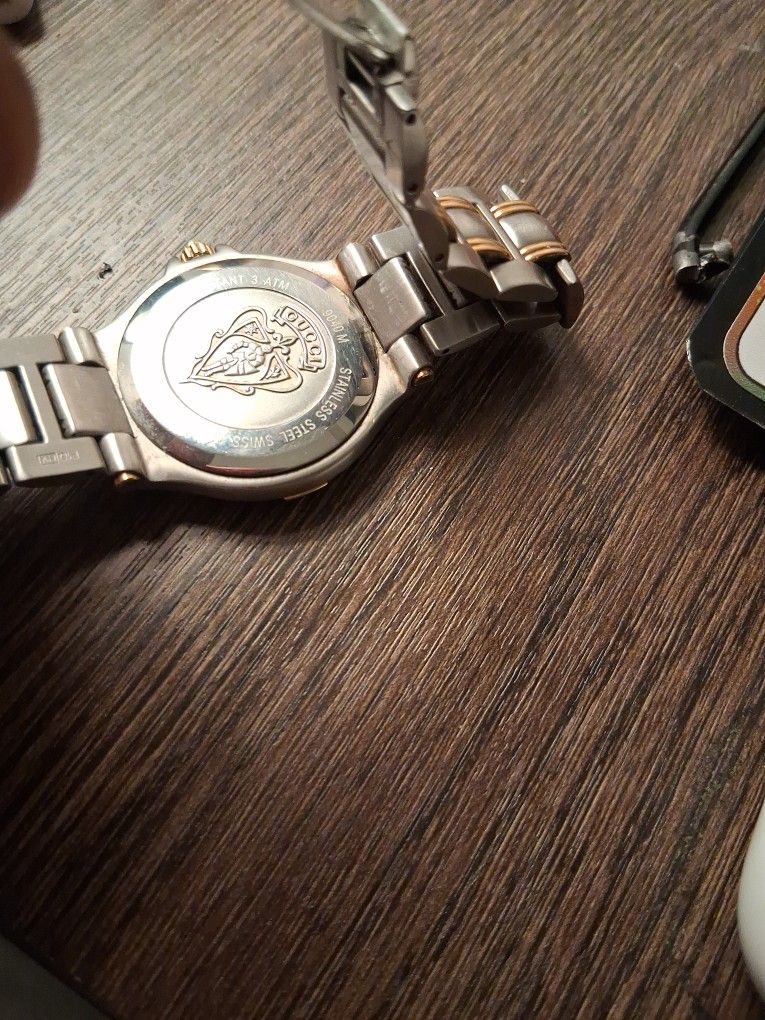 Gucci 9040 Watch