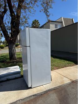 Free working refrigerator