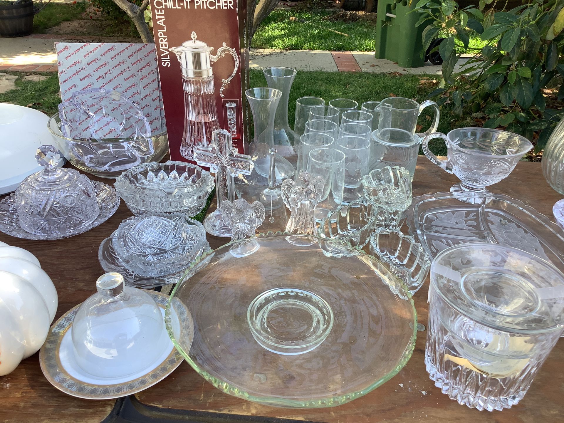 CRYSTAL Everything You See On Photos Over 30 Pieces All For $200 Pick Up SYLMAR