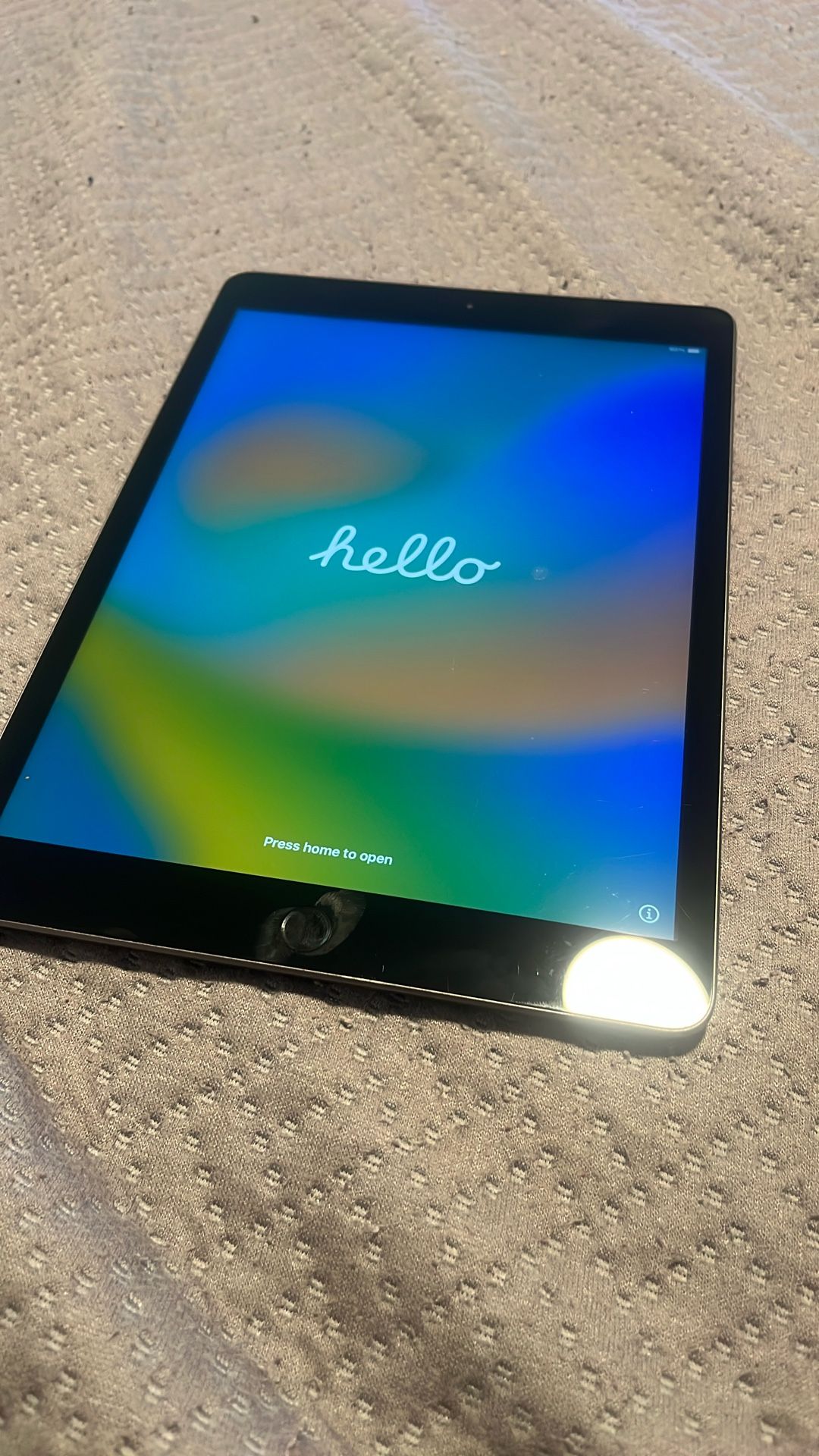 9th Gen iPad 64 GB