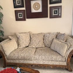 Sofa Living Room Set.  Excellent Condition.  $ 800