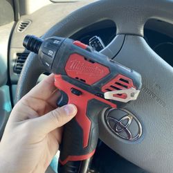 Milwaukee Screwdriver/light Drill 