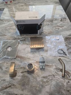 Delta T14237-CZ Shower Kit In CHAMPAGNE BRONZE