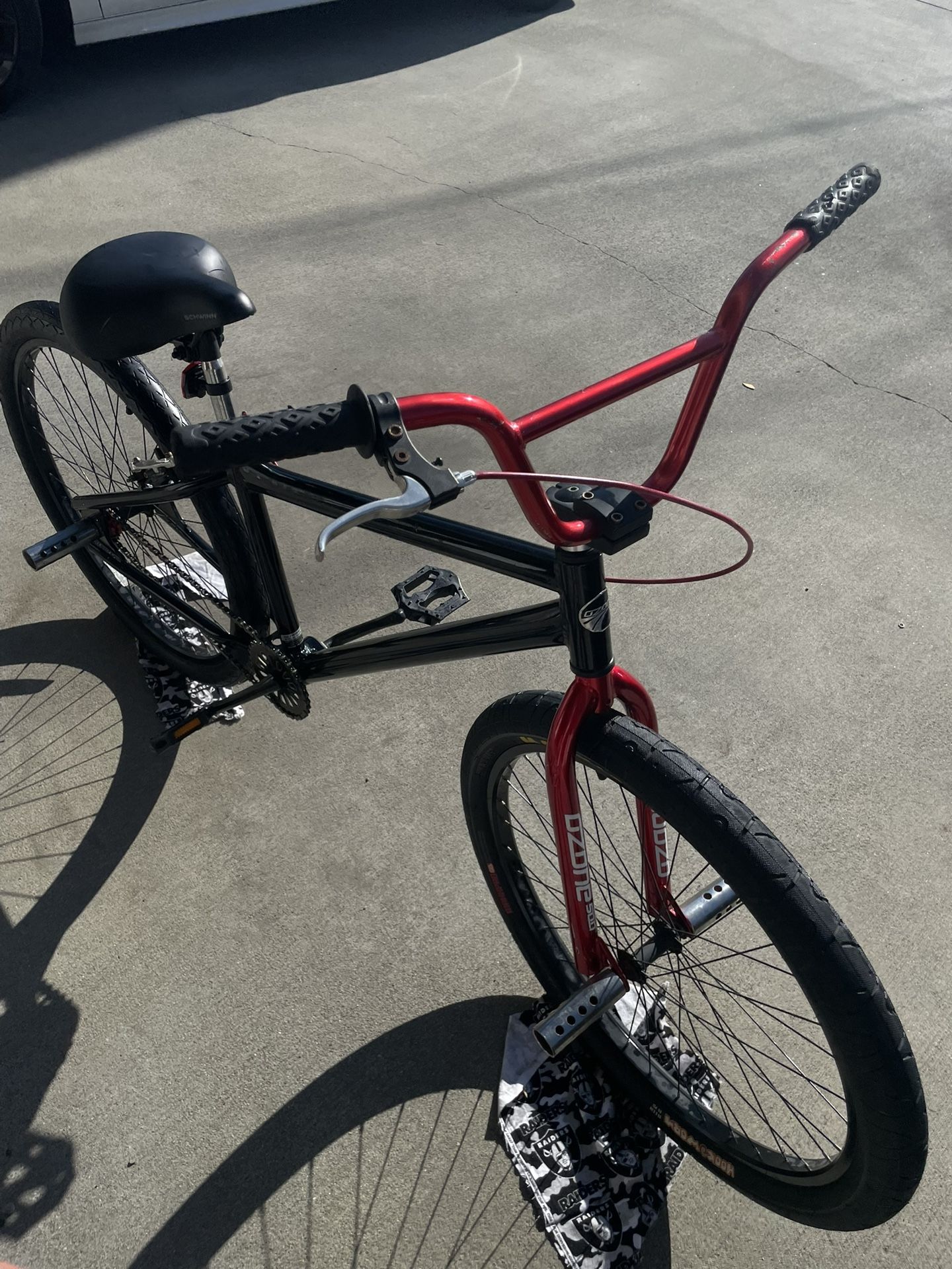Throne Bmx, Look At Description