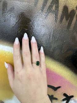 10k CZ STONE GREEN RING