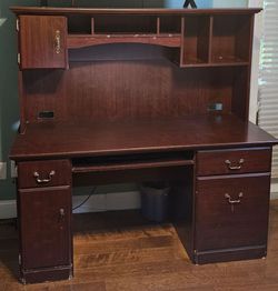 Wood Executive Computer Desk with Hutch