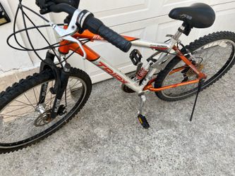 Bicycle orange speed mountain