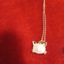 Precious Simulated Opal Cat Pendant Gold Tone Chain 