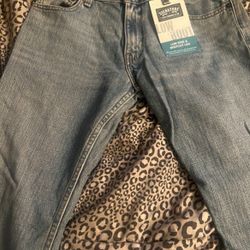 Levi's Size 30/32.  New