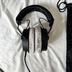 Beyerdynamic DT 990 Pro headphones