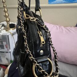 YSL )1 Muse Shoulder Bag Black