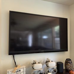 Sharp Axios 65” TV
