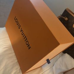 Louis Vuitton Boxes , Prada 