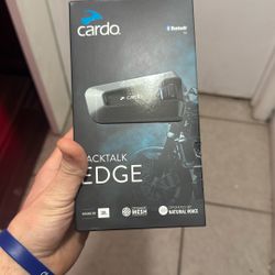 Cardo Packtalk Edge.