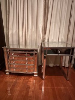 Wilton 3 Drawer Mirrored Dresser & table