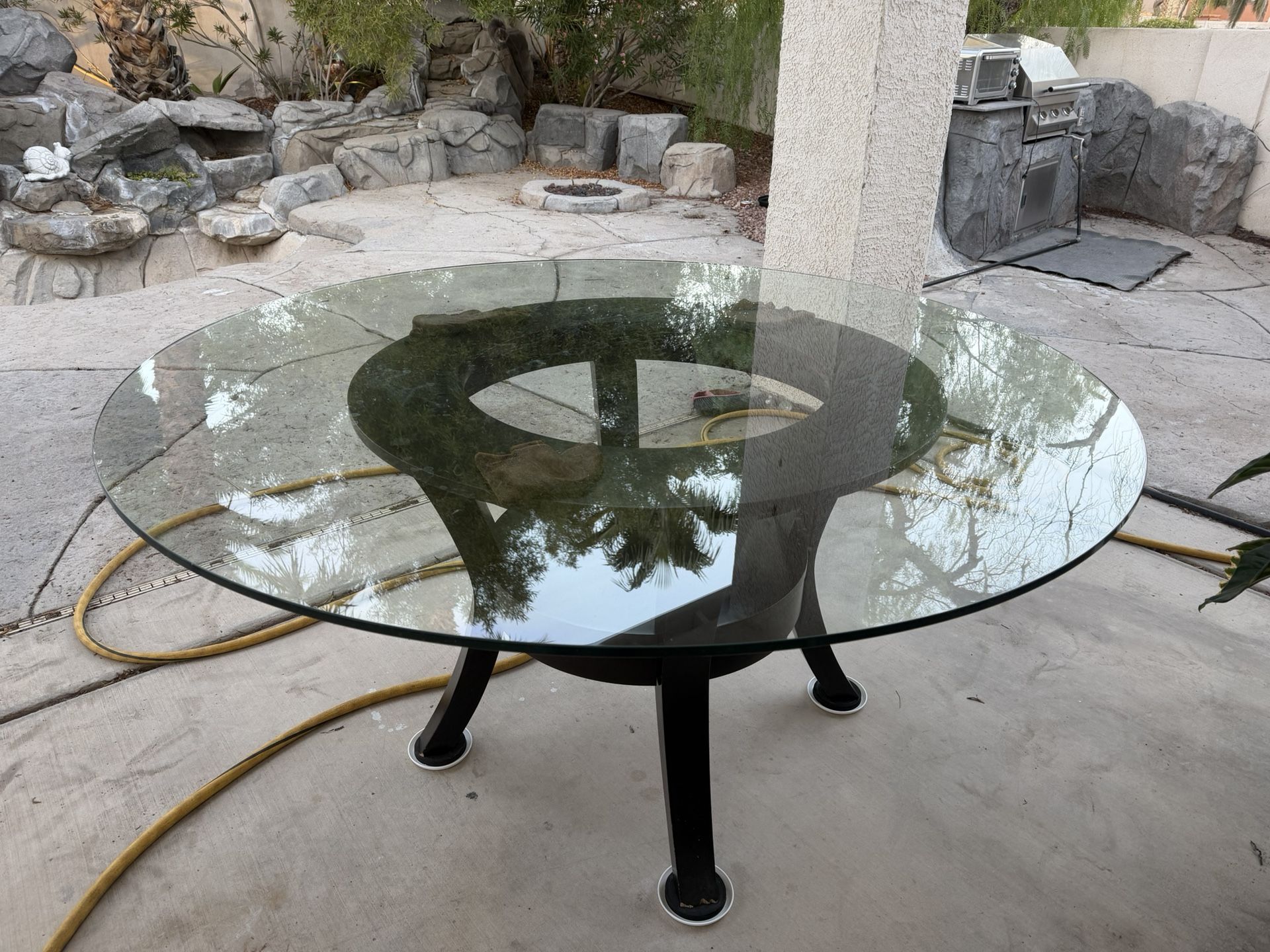 Round Dining Table