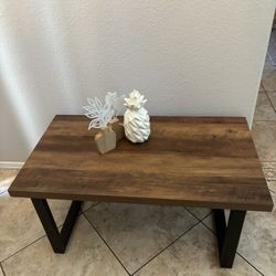 Table 18”h 39”l 20”w