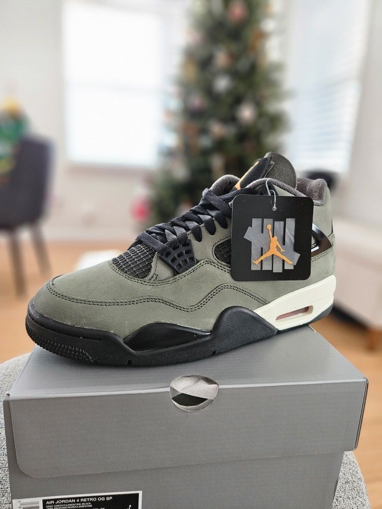 Undefeated x Jordan 4 Retro Size 9 NIB