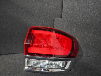 2020-2022 Jeep Grand Cherokee Passenger Side Taillight2020-2022 Jeep Grand Cherokee Passenger Side Taillight