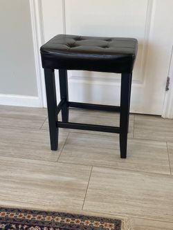 Set of 2  Like-New chocolate, brown cushioned barstools