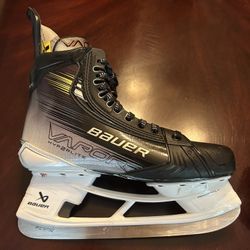 bauer vapor hyperlite 2 size 10 fit 2 Ice Hockey Skates