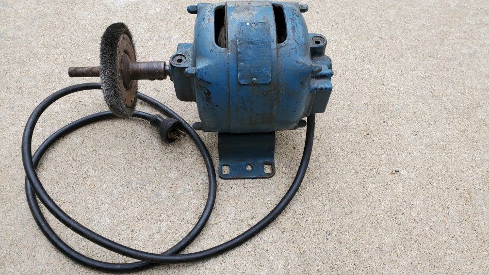 Vintage 1/4 HP General Electric AC motor / wire wheel