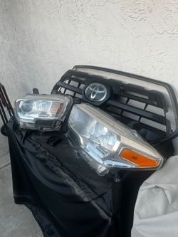 Tacoma Headlights And Grill (third Gen)