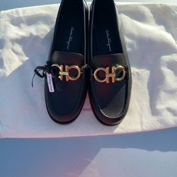 FERRAGAMO Rolo Women's Black Loafers New US 71/2