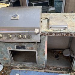 Barbecue Island  Needs Work Moving !
