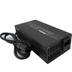 240W 67.2V 5A LiFePO4 Bicycle Battery Charger 12S 36V 5A Iron Phosphate Scooter Smart Charger Xlrm Port with Fan(RCA)