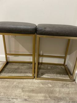 bar stool