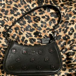 Coach Black Small Flower Teri