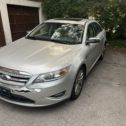 2010 Ford Taurus