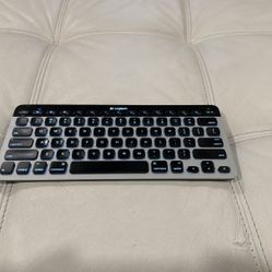 Logitech Bluetooth K811 Mac Multi device Rechargeable Keyboard 