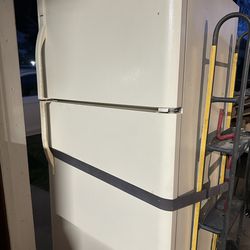 Kenmore Refrigerator great condition