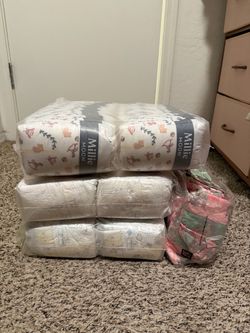 Diapers (NB & Size 1) Millie moon, HelloBello, pampers