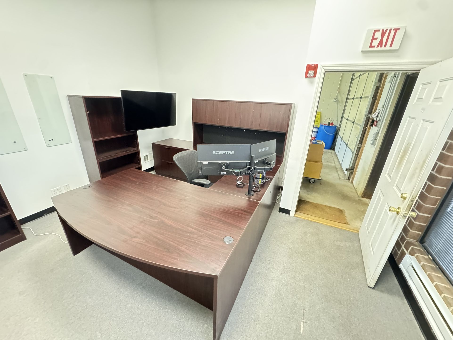 U Shape Executive Desk With File Cabinets