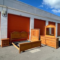 KING BEDROOM SET/ BED + DRESSER W MIRROR+ ARMOIRE+ 1 NIGHTSTAND/ BROyHILL/ DELIVERY NEGOTIABLE