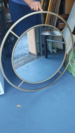 Circular mirror