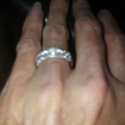 SIZE 5 swarvoski crytal ring! MUST SELL!!! Asap