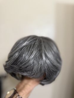 Woman’s Short Hair Salt N Peppa Wig .