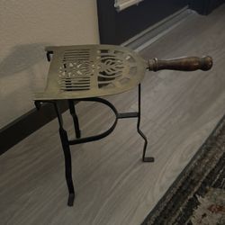 Antique Brass Hearth Fireplace Kettle Trivet Holder With Wood Handle Tripod Stand