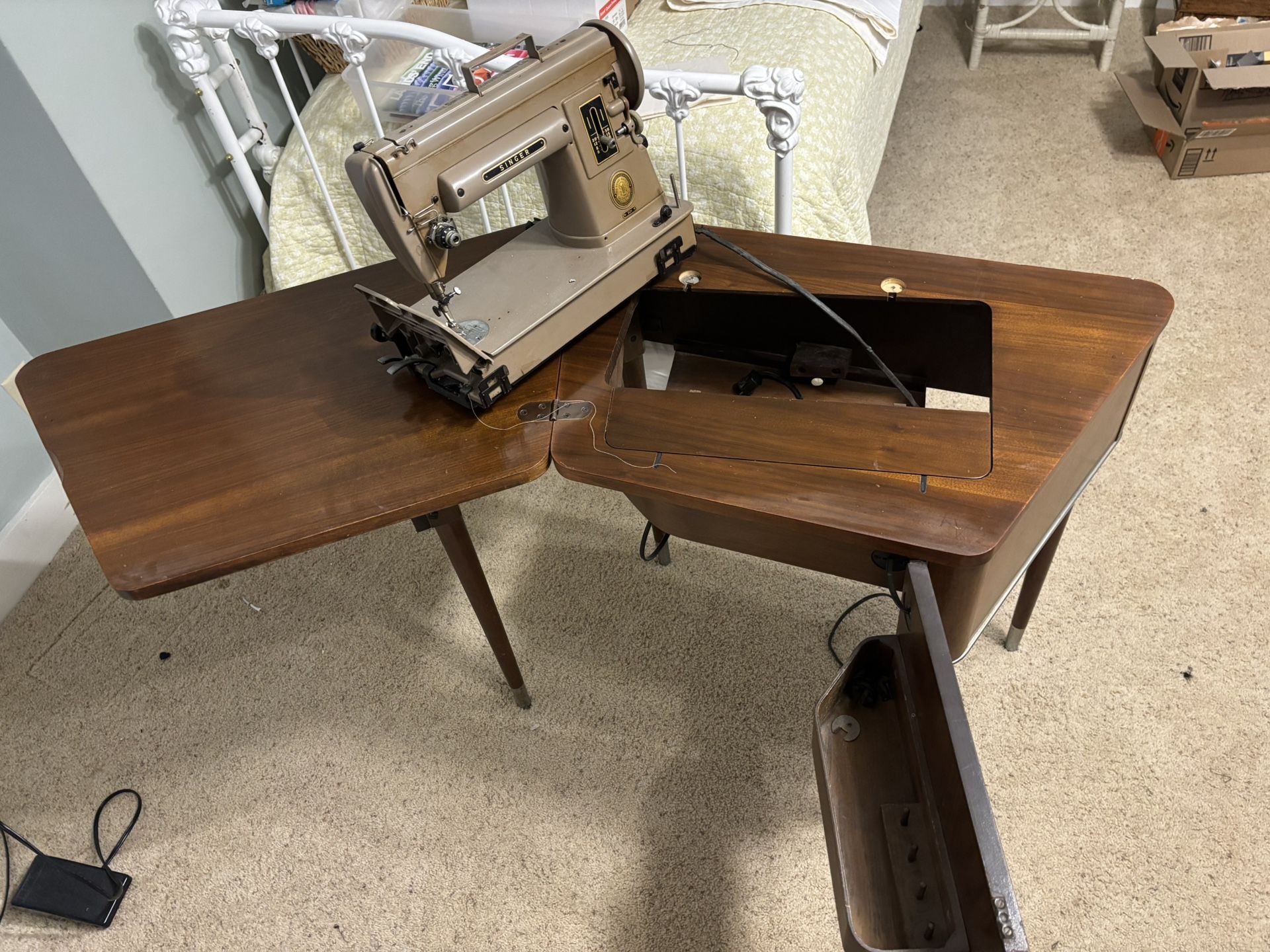 Model 301 Singer Sewing Machine And Table