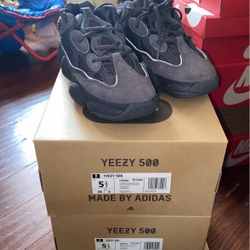 Yeezy 500/ Yeezy 700 