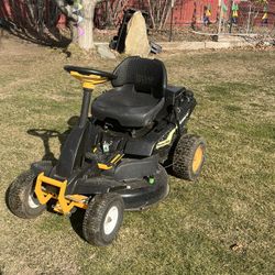Poulan PRO riding lawnmower