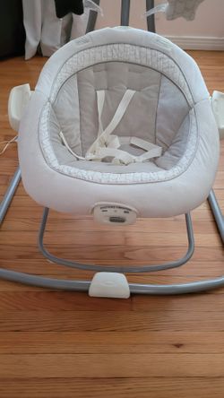 Baby Bassinet & Baby Swing 