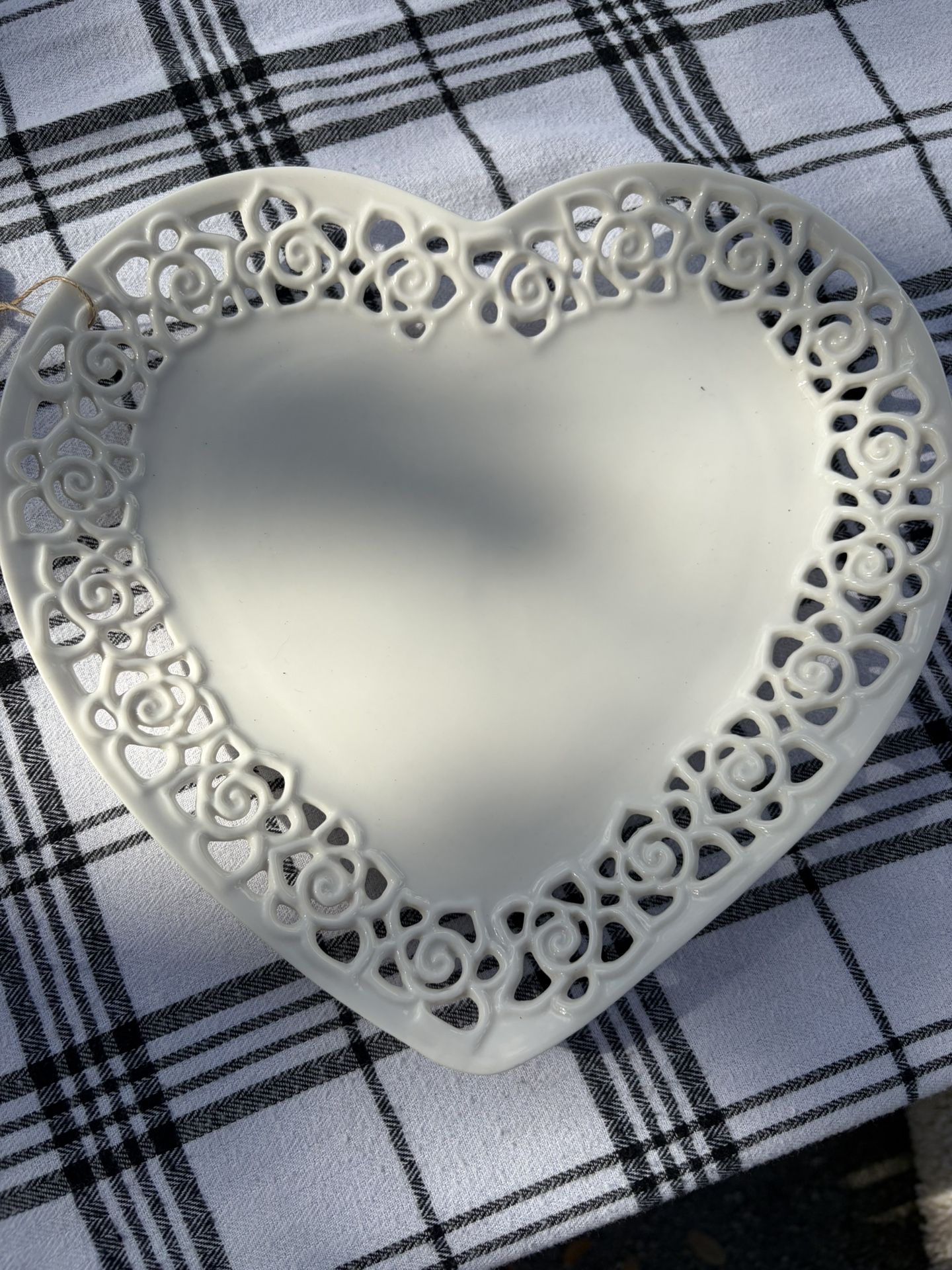 Vintage Dyramics Cream Lace Porcelain Heart