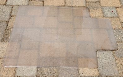 Floor mat to protect the floor