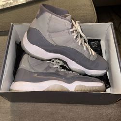 AIR JORDAN 11 RETRO Size 9